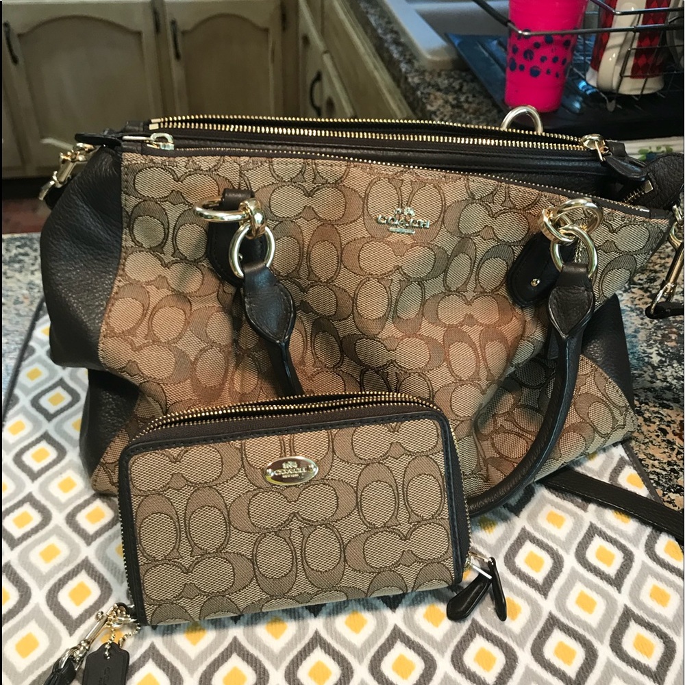 Coach purse and wallet